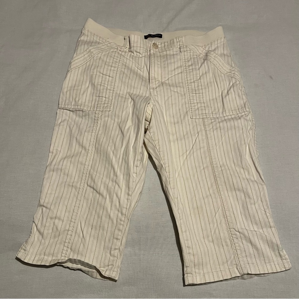 Lee Womens Shorts White Size 14 Medium Relaxed Fit Mid Rise